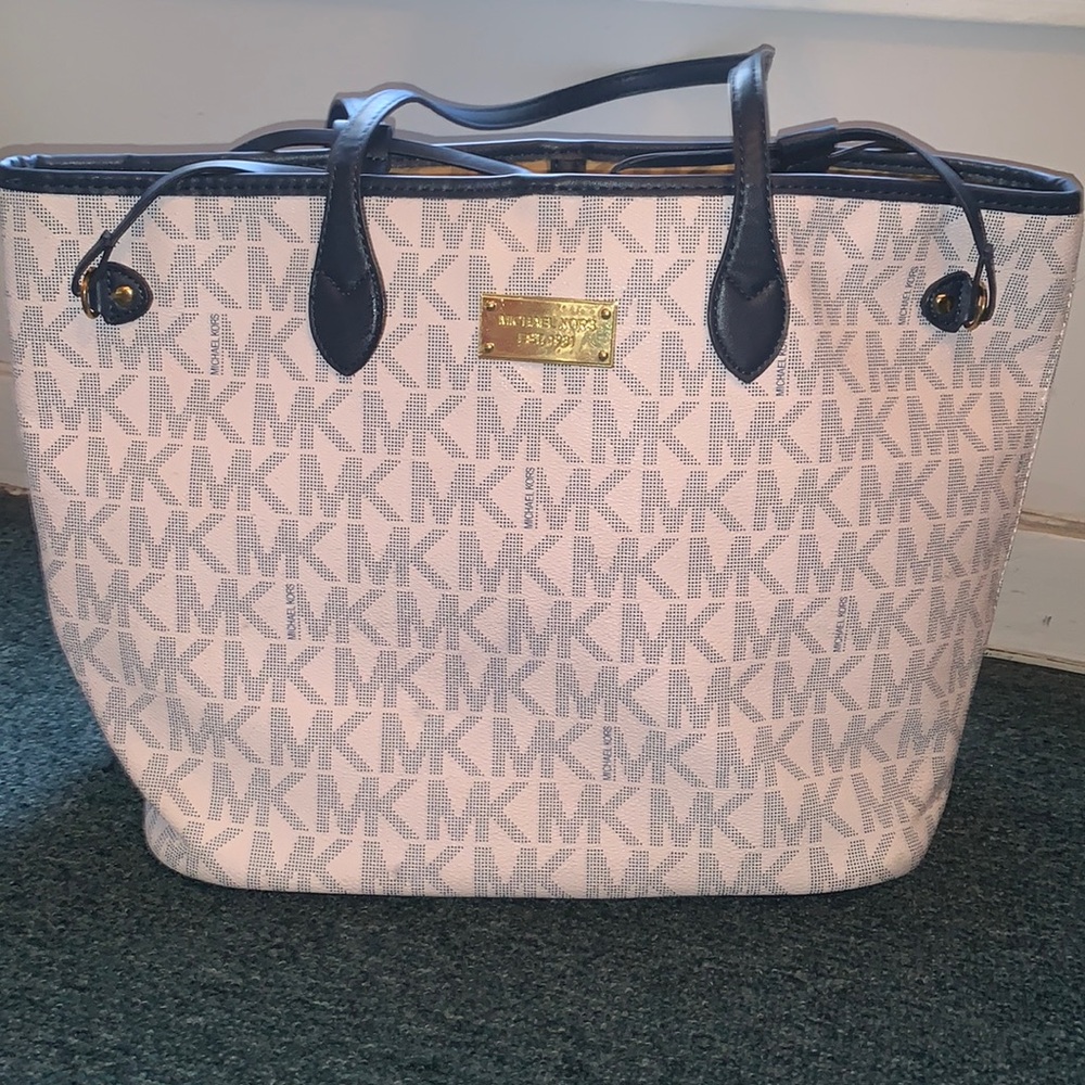 Michael kors tote